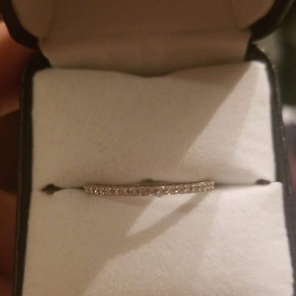 Size 9 1/2 carat diamond band